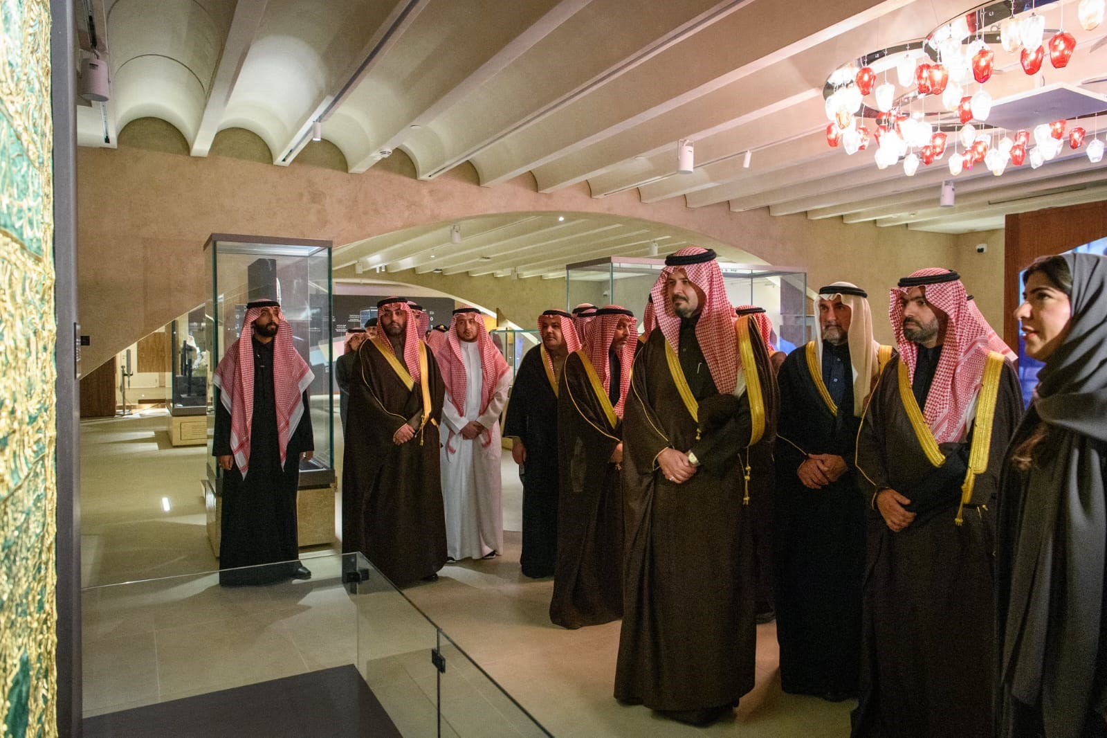 من جولة أمير منطقة المدينة المنورة في مرافق المركز