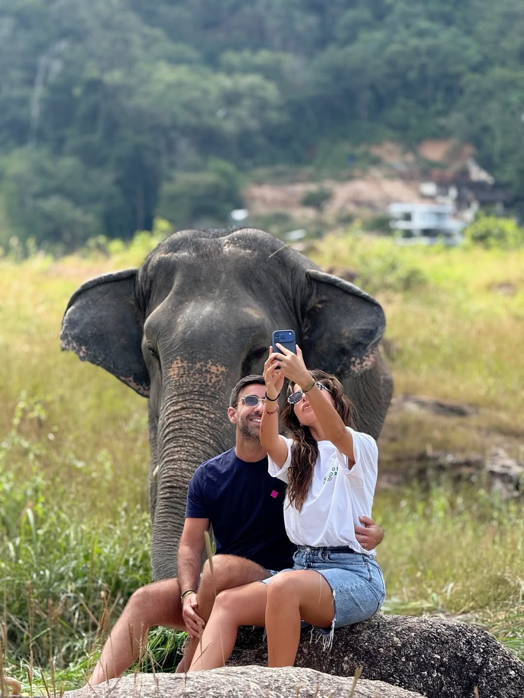 من رحلة سارة مراد وزوجها الى ماليزيا