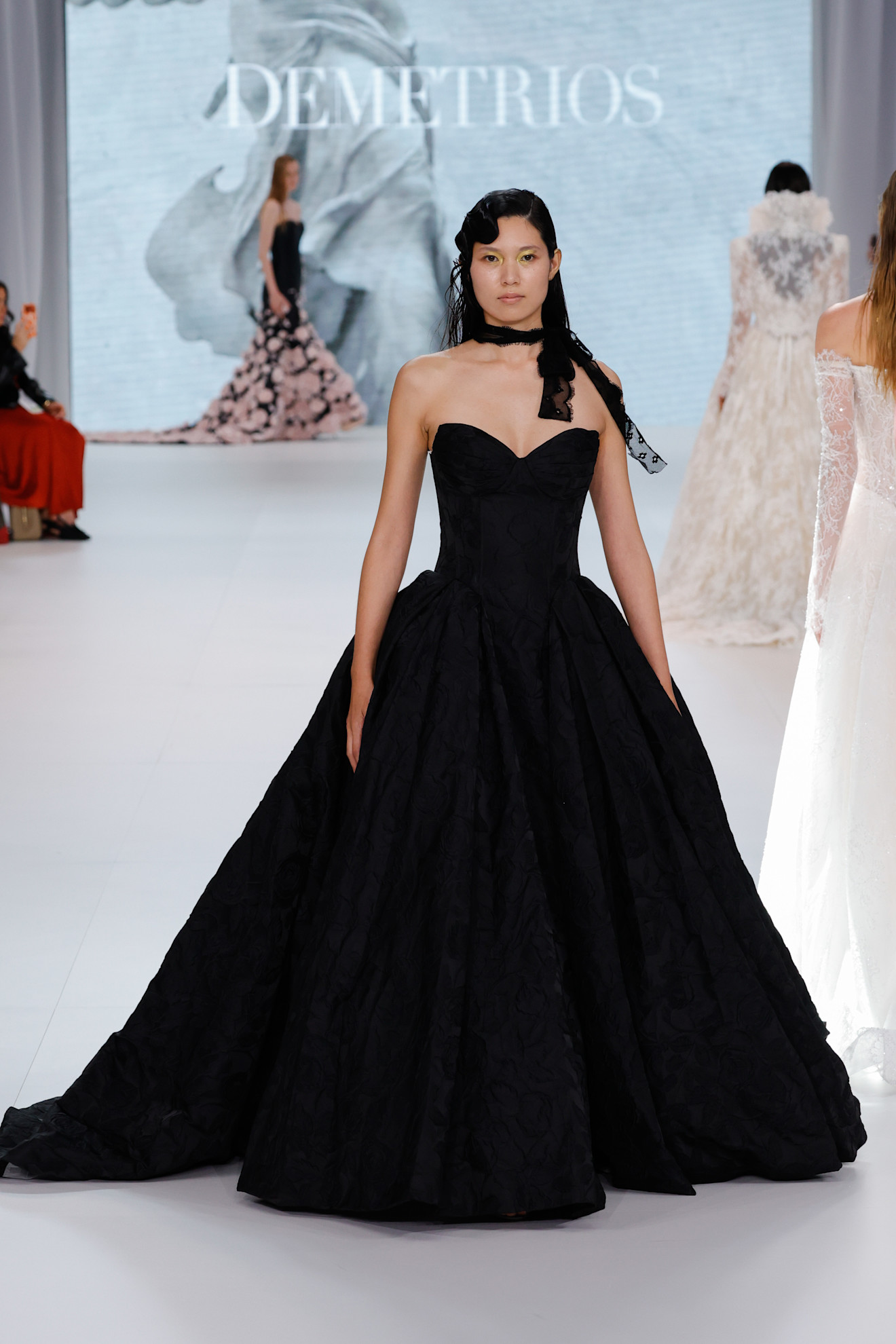 من عروض  دار ديميتريوس خلال أسبوع برشلونة العرائسي