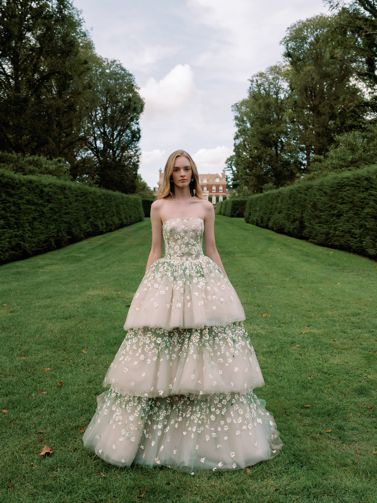 من عروض فساتين زفاف ساريه نوري لخريف 2026