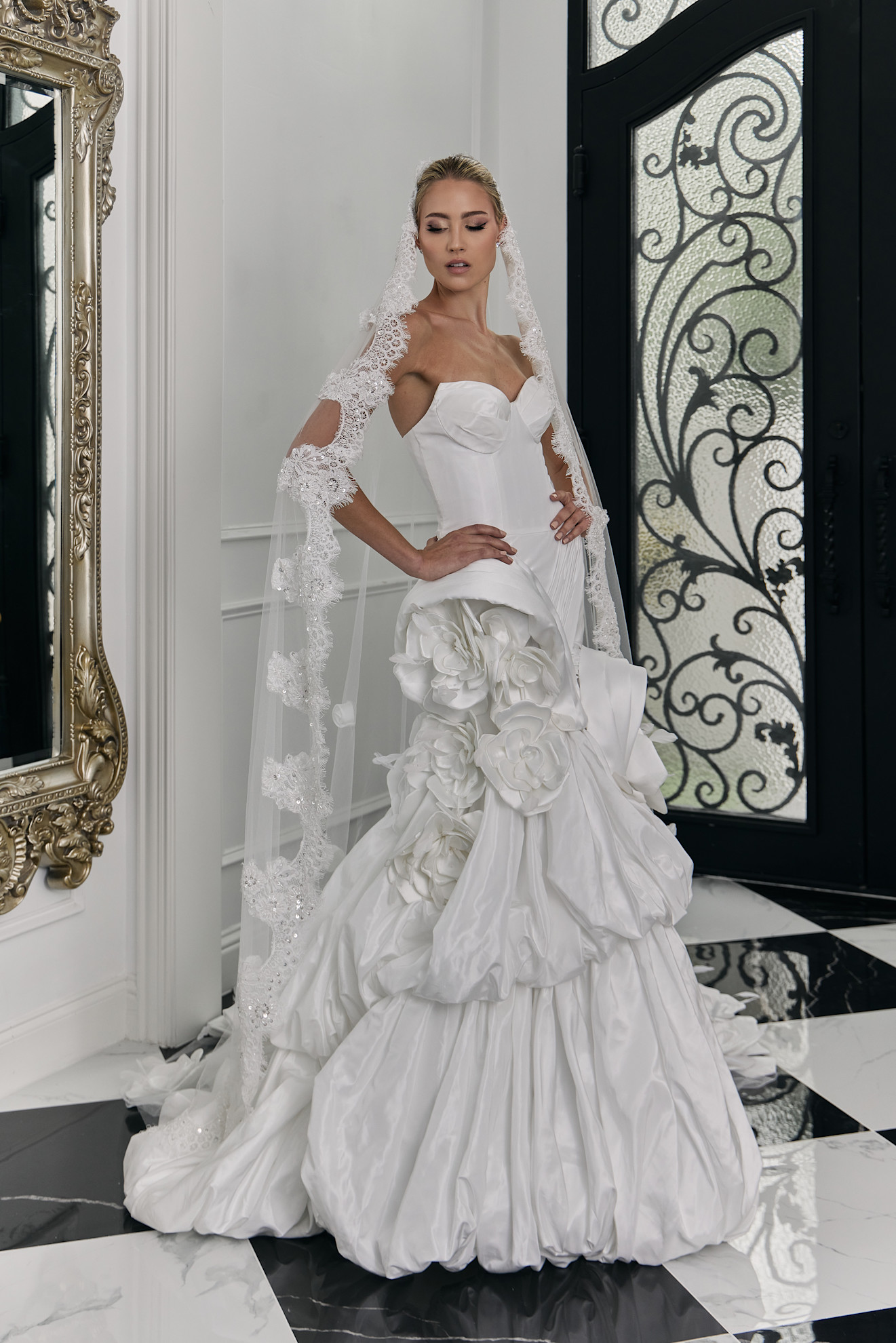 من عروض Azenabor  لربيع 2027