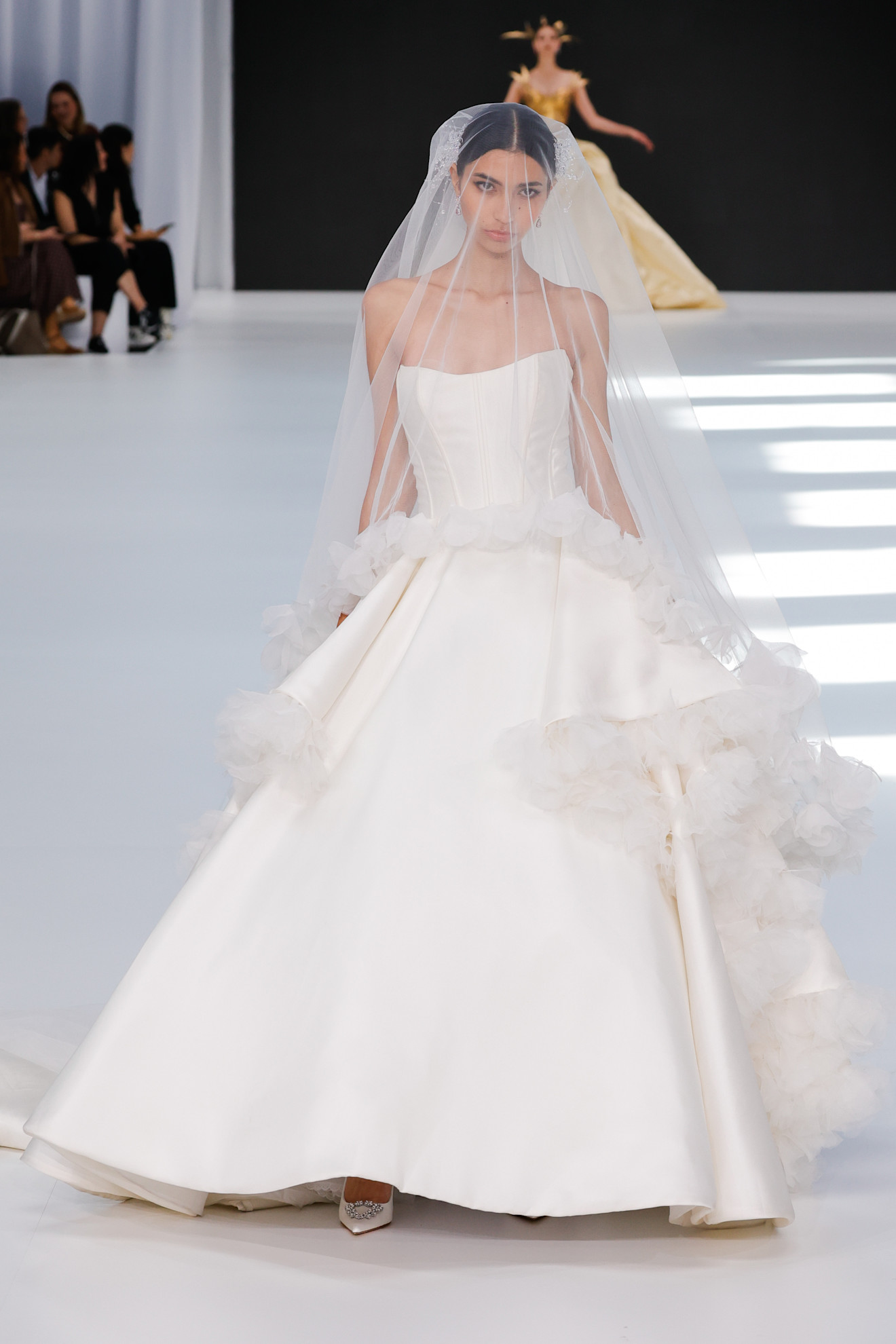 من عروض Lazaro Maison  خلال أسبوع برشلونة العرائسي