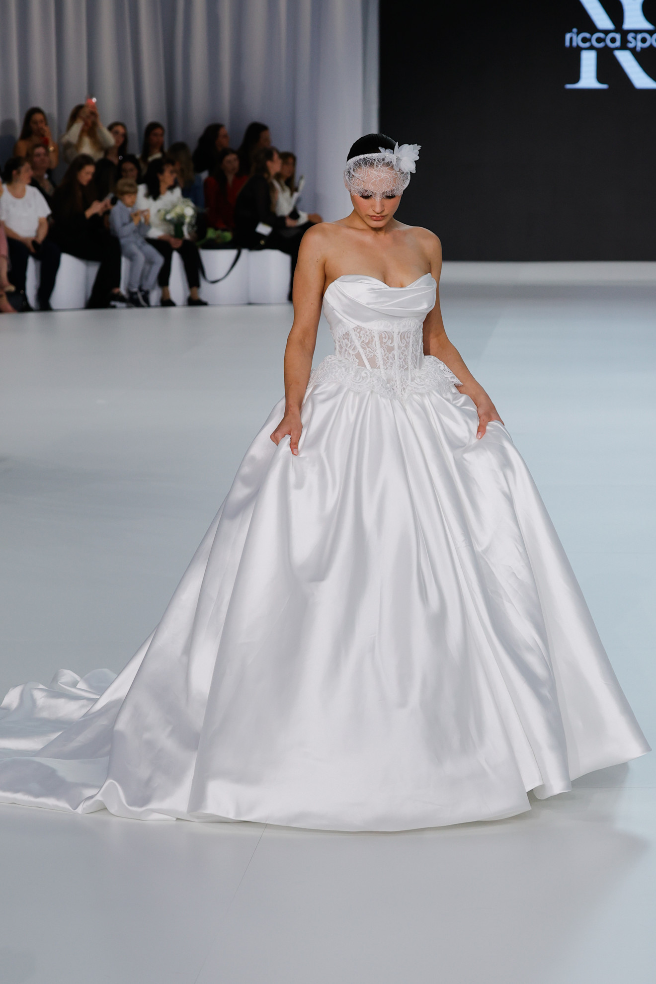 من عروض Ricca Sposa خلال أسبوع برشلونة العرائسي