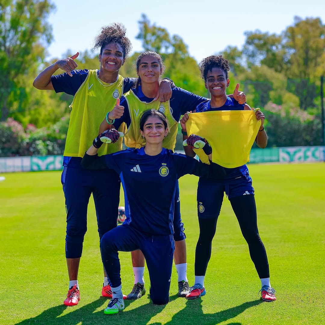 من لاعبات نادي النصر