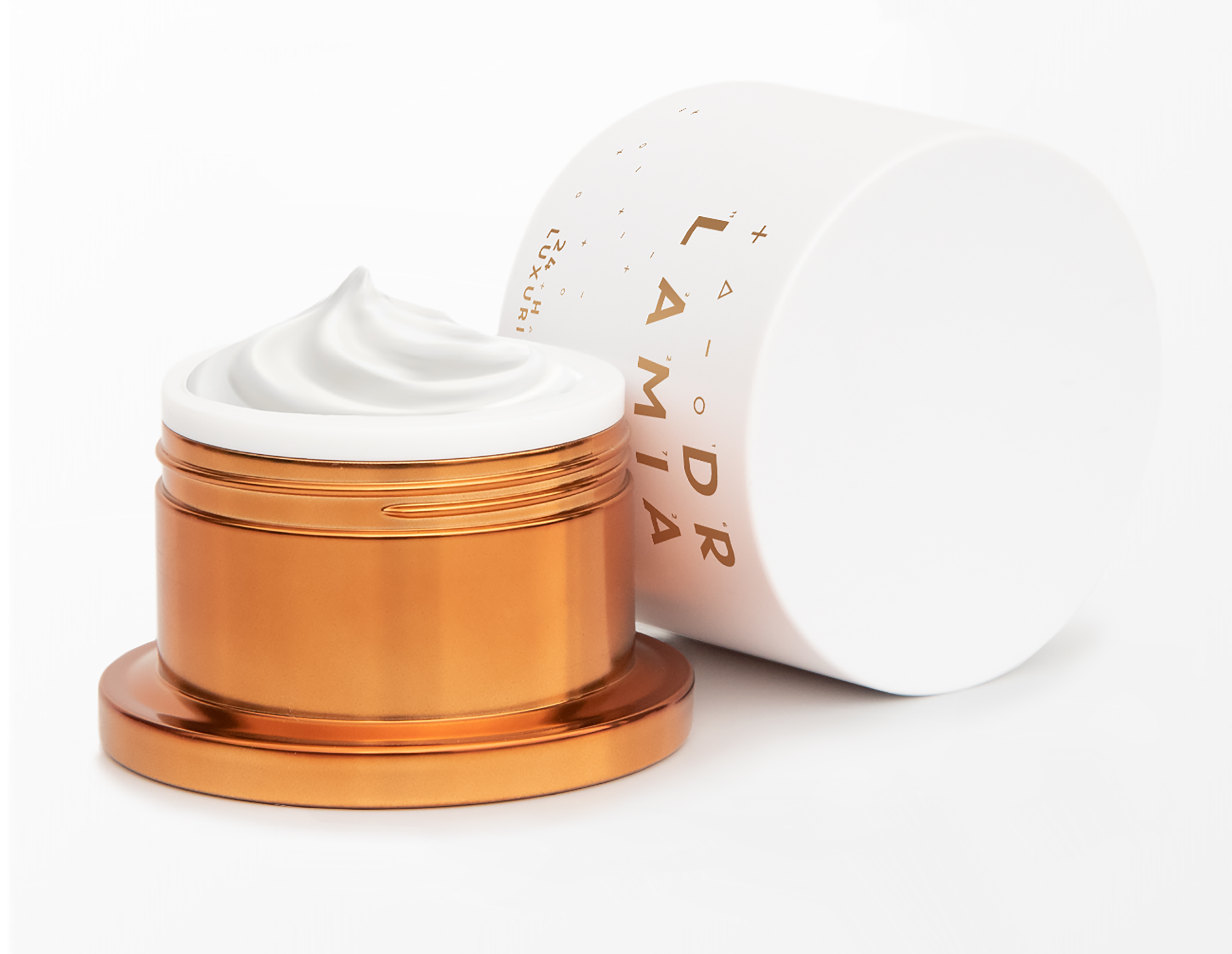 من مجموعة العناية لدى Dr. Lamia London (3)