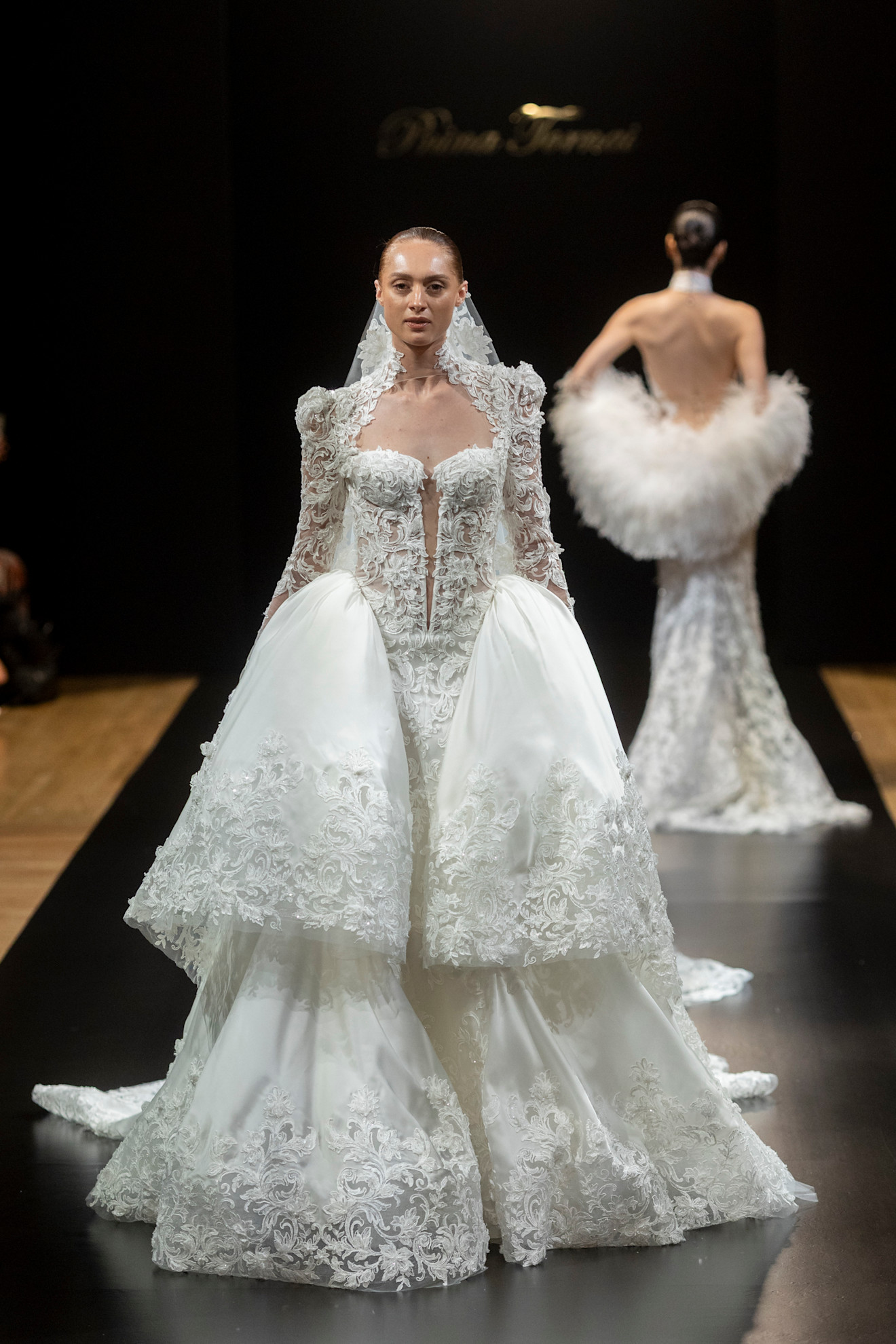 من مجموعة بنينا تورناي لإطلالات زفاف 2026