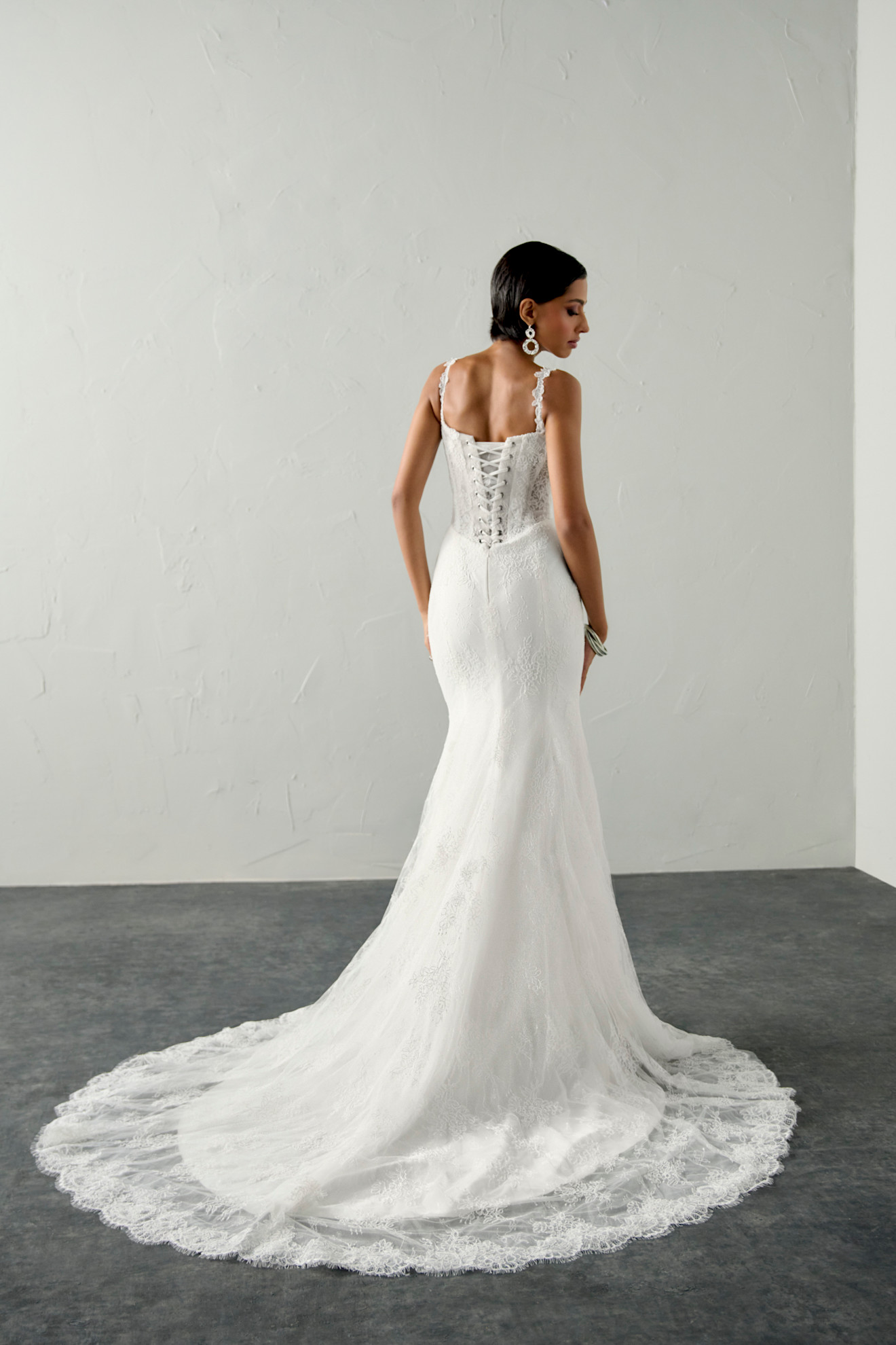 من مجموعة جاستين ألكساندر العرائسية لخريف وشتاء 2026