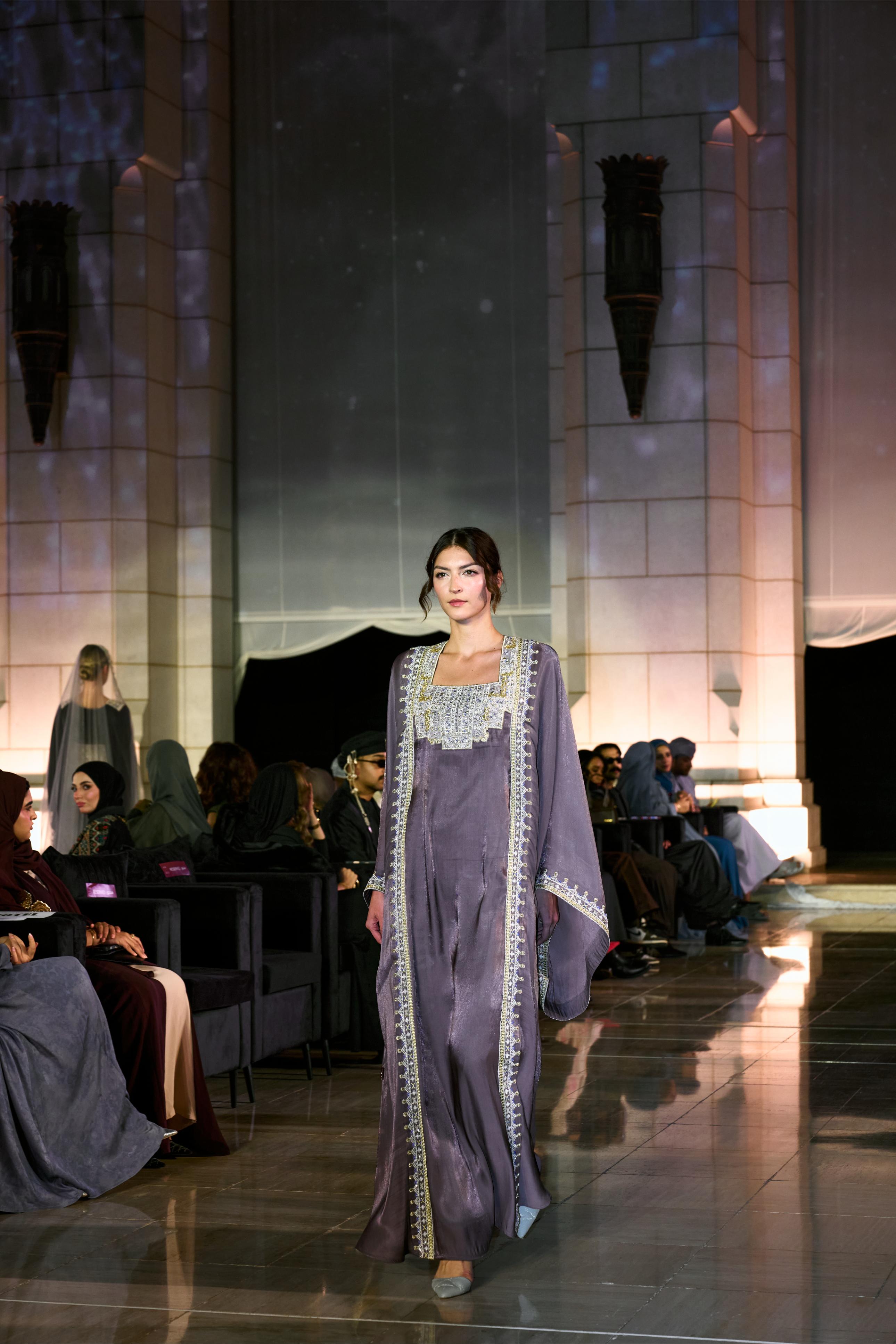 من مجموعة رمضان من العلامة العمانية Endemage ضمن أسبوع الأزياء في مسقط ٢٠٢٦.