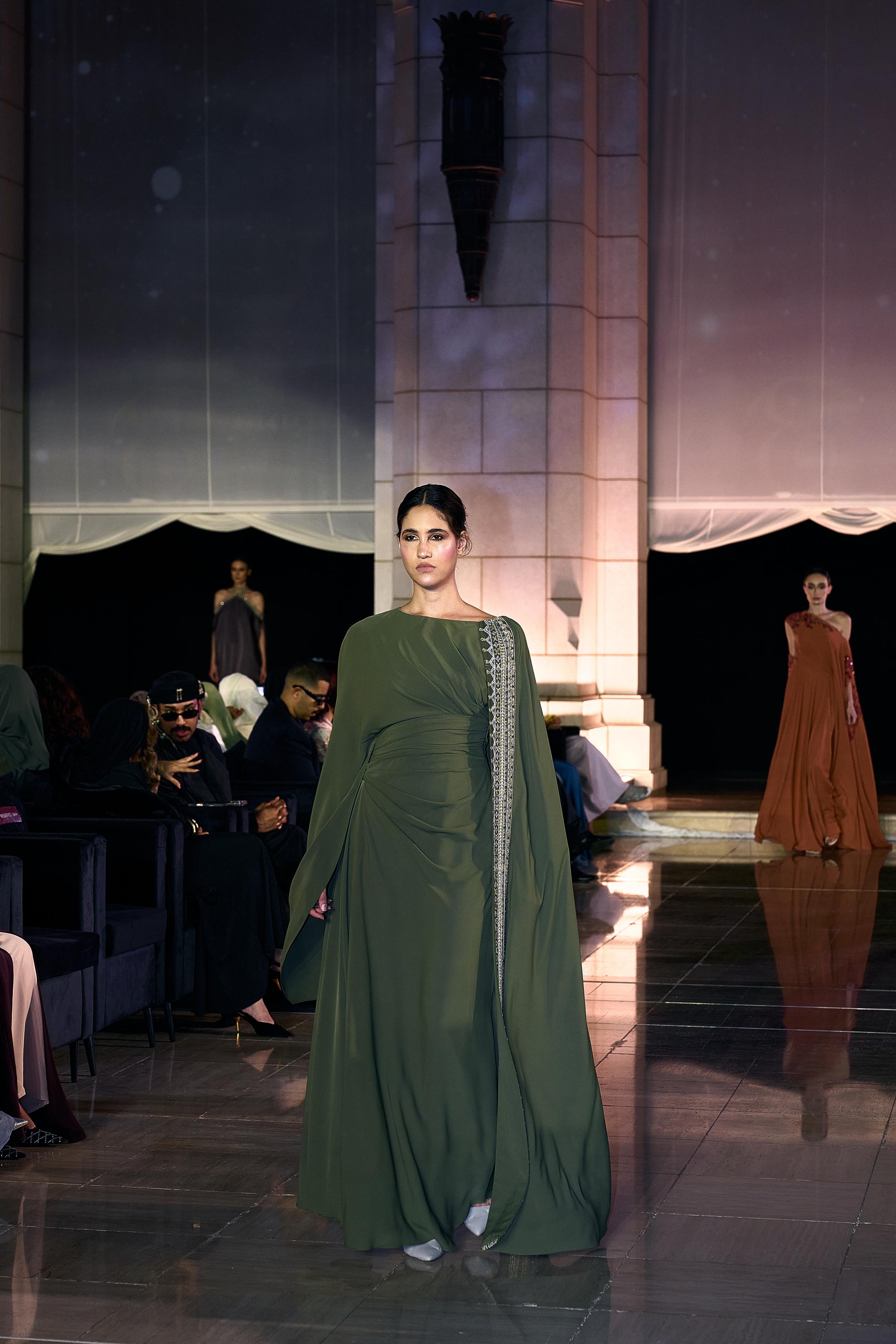 من مجموعة رمضان من العلامة العمانية Endemage ضمن أسبوع الأزياء في مسقط ٢٠٢٦.jpg.