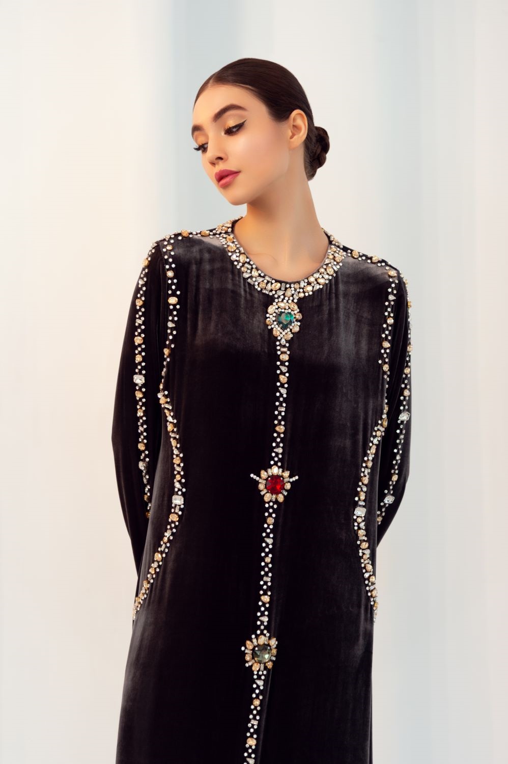 من مجموعة زينا من المصممة رشا بلال لموسم رمضان وعيد 2026