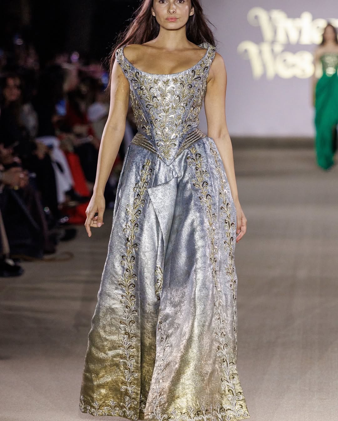 من مجموعة فيفيان ويستوود × فنون التراث