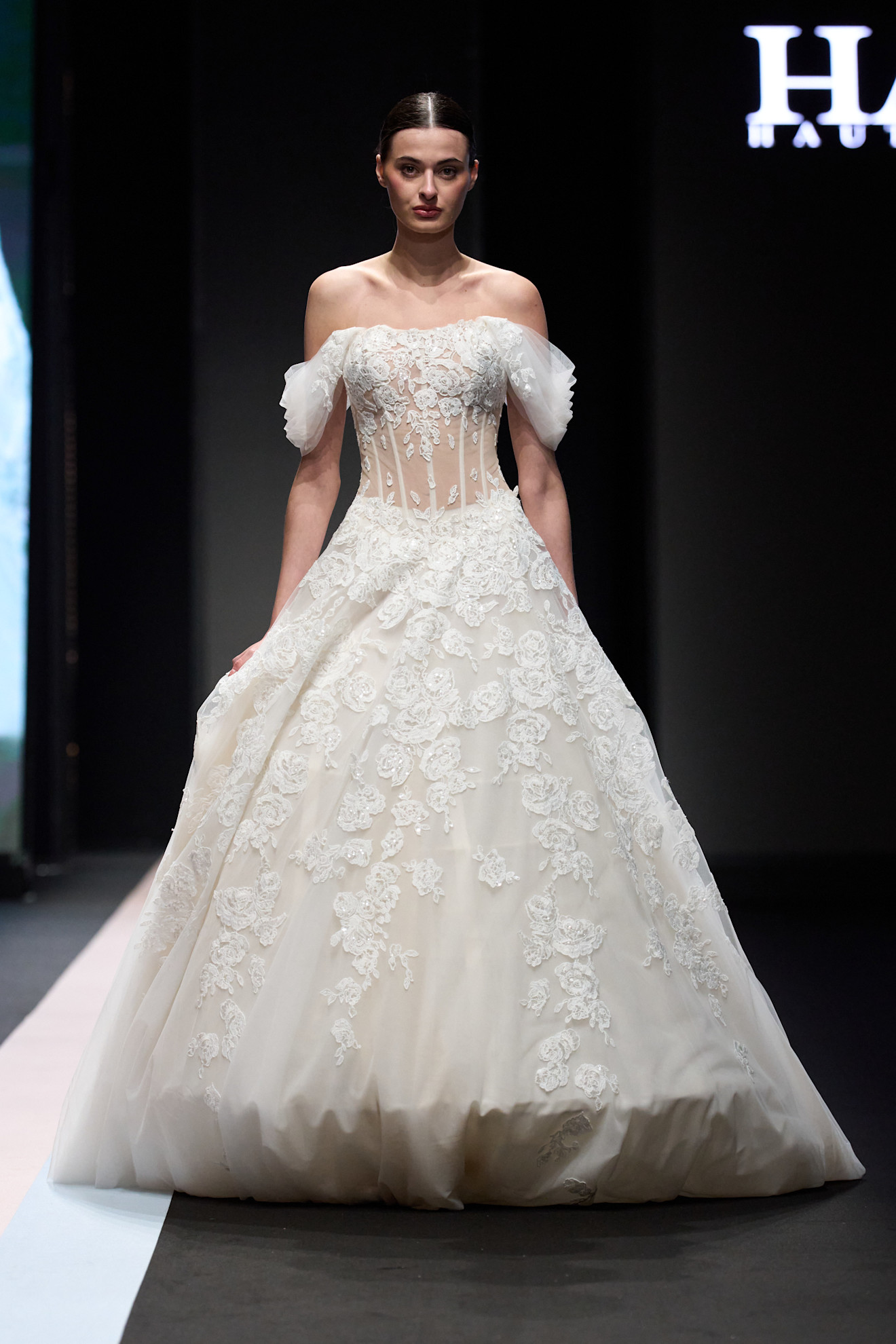 من مجموعة Hazar Couture لربيع 2027