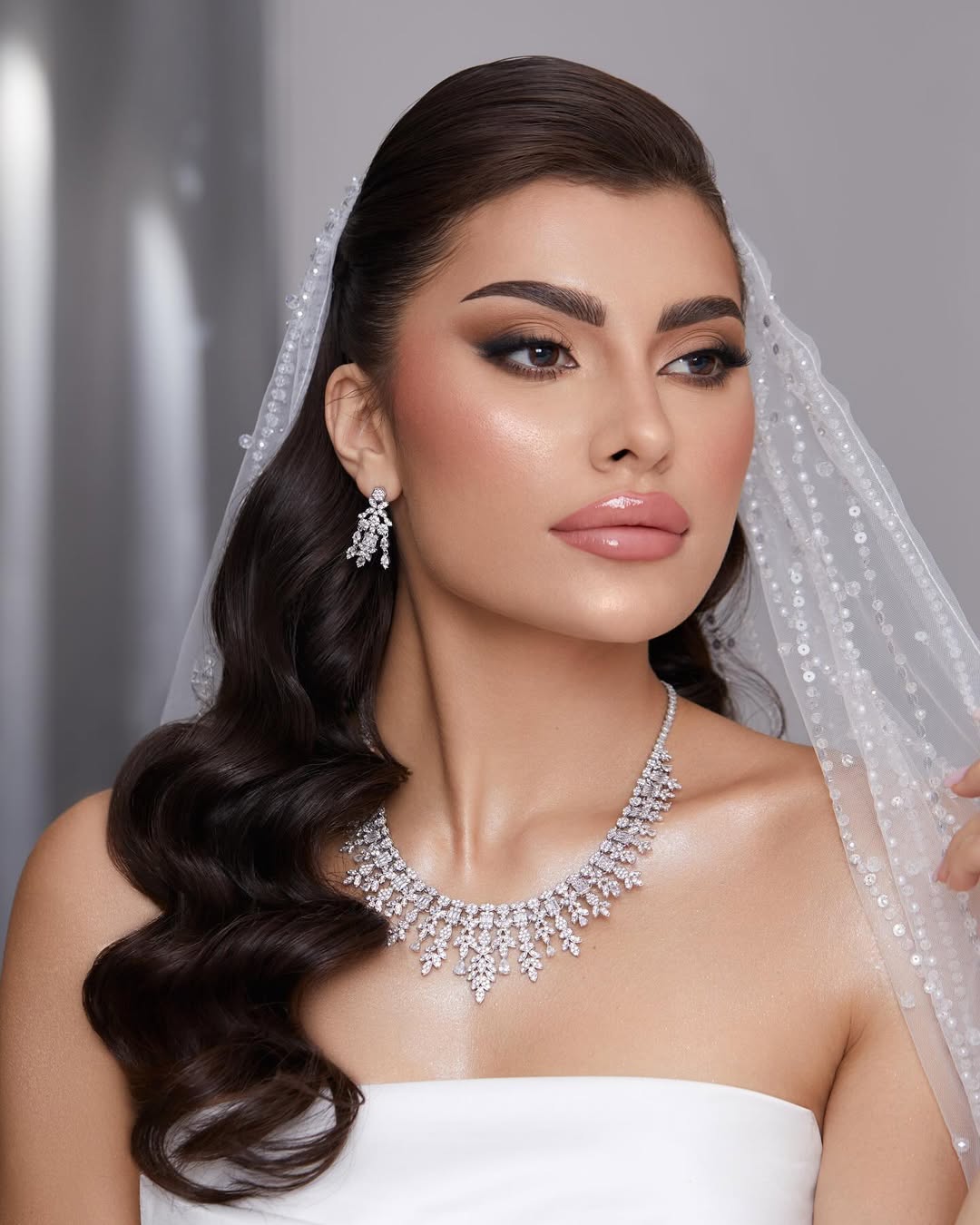 من مكياج العرايس من الميك اب ارتست السعودية نجلاء الحميد