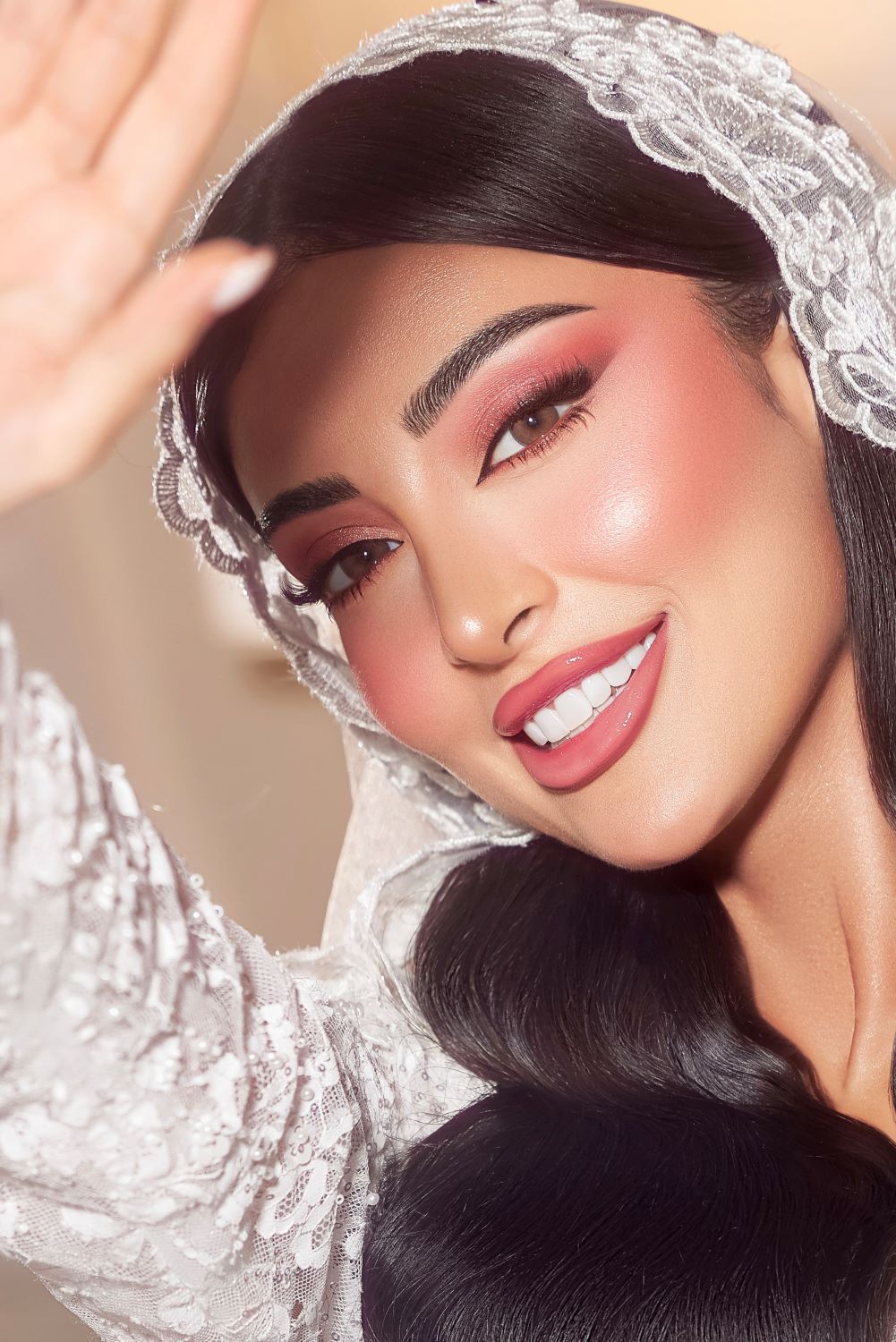 من مكياج العرايس من خبيرة التجميل فاطمه حسن