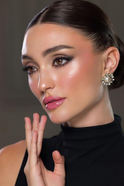 من مكياج الميك أب أرتست السعودية فاطمه حسن