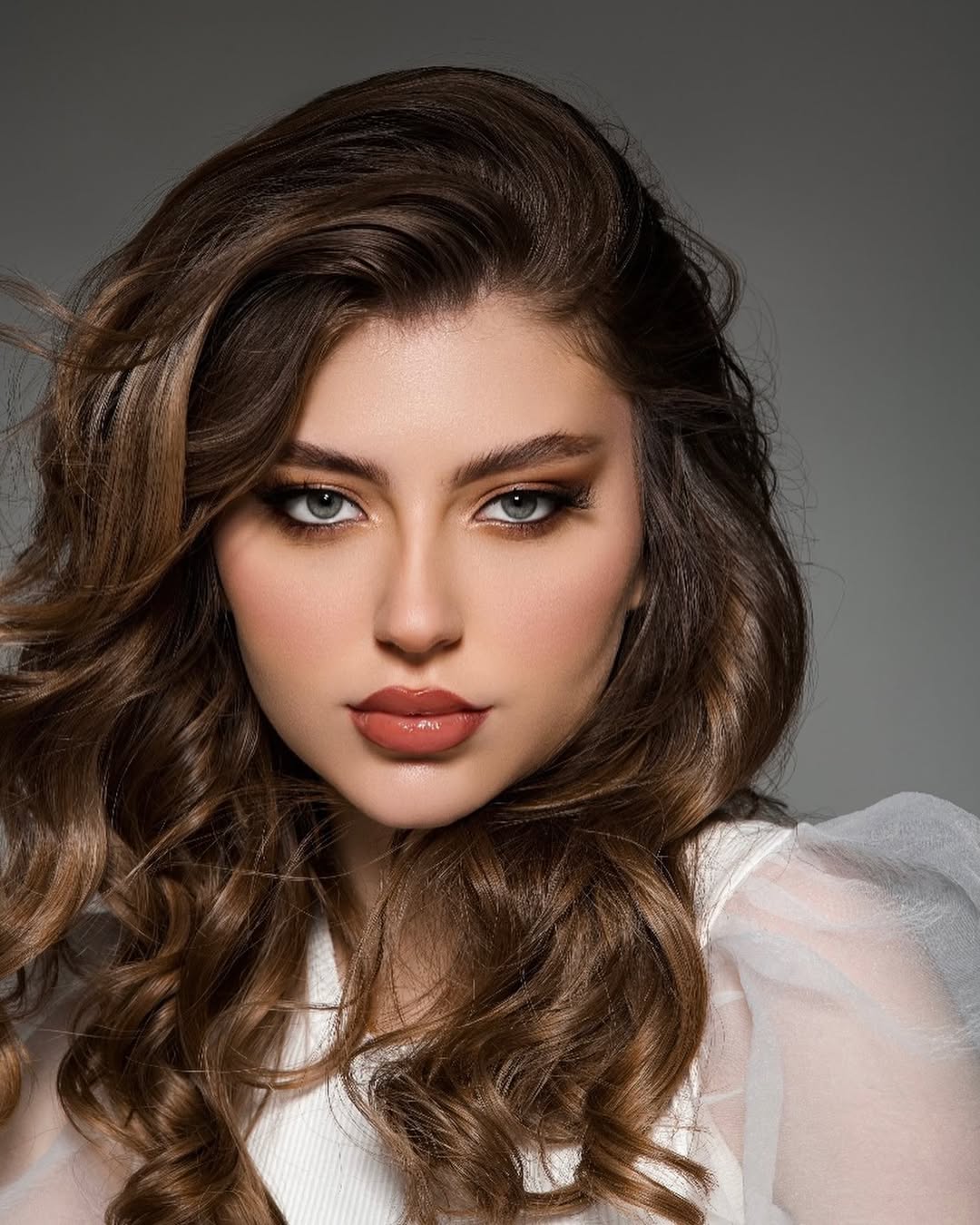 من مكياج الميك أب أرتست هيفاء المرشود