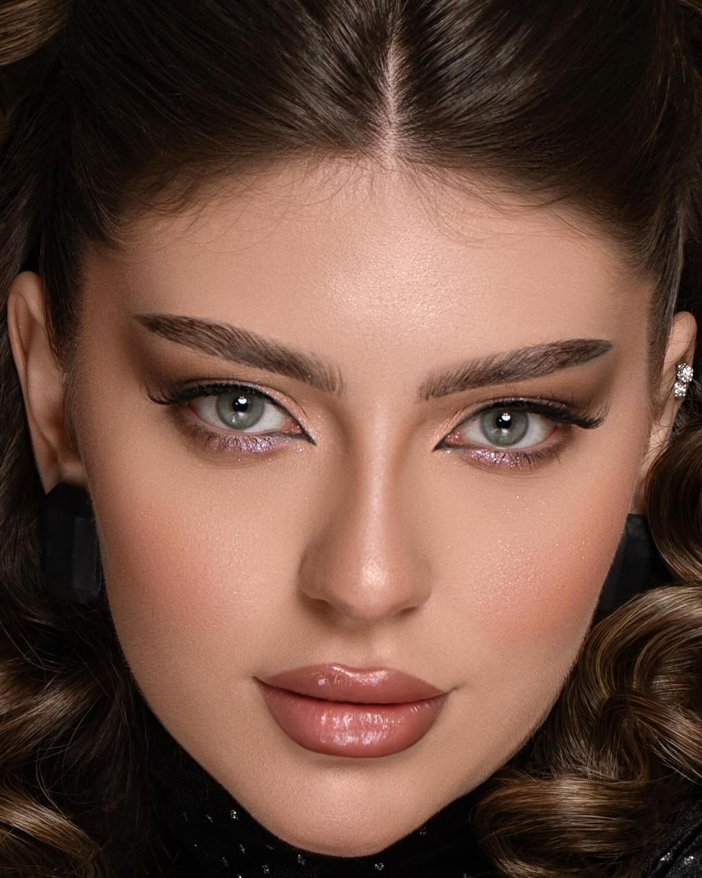 من مكياج الميك اب ارتست السعودية نجلاء الحميد