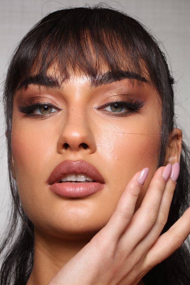 من مكياج الميك اب ارتست ندى ناصر