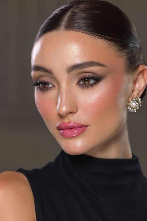 من مكياج خبيرة التجميل السعودية فاطمه حسن