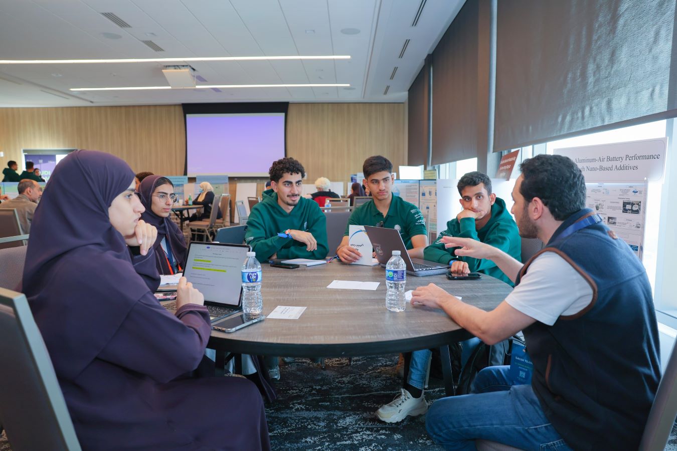 من منافسات طلاب وطالبات المملكة في معرض آيسف 2025