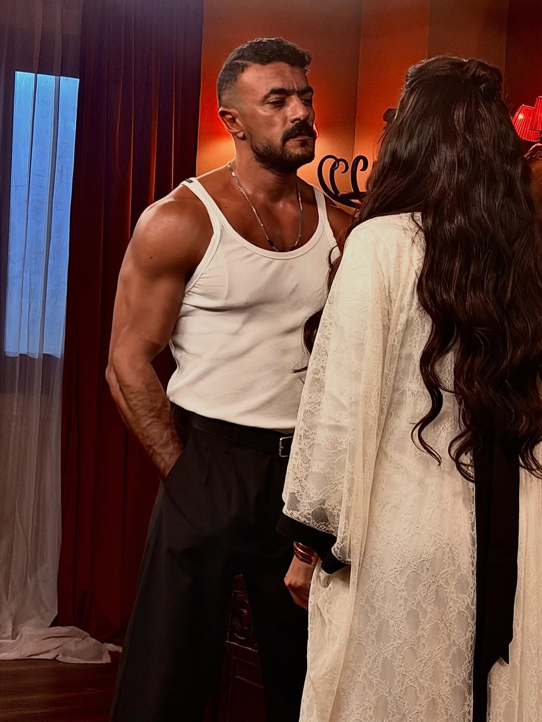 من هي زوجة أحمد العوضي؟