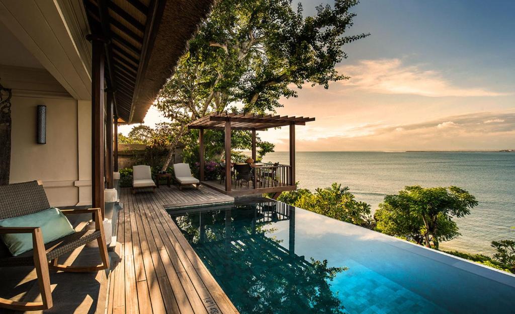 منتجع فور سيزونز في خليج جيمباران Four Seasons Resort at Jimbaran Bay