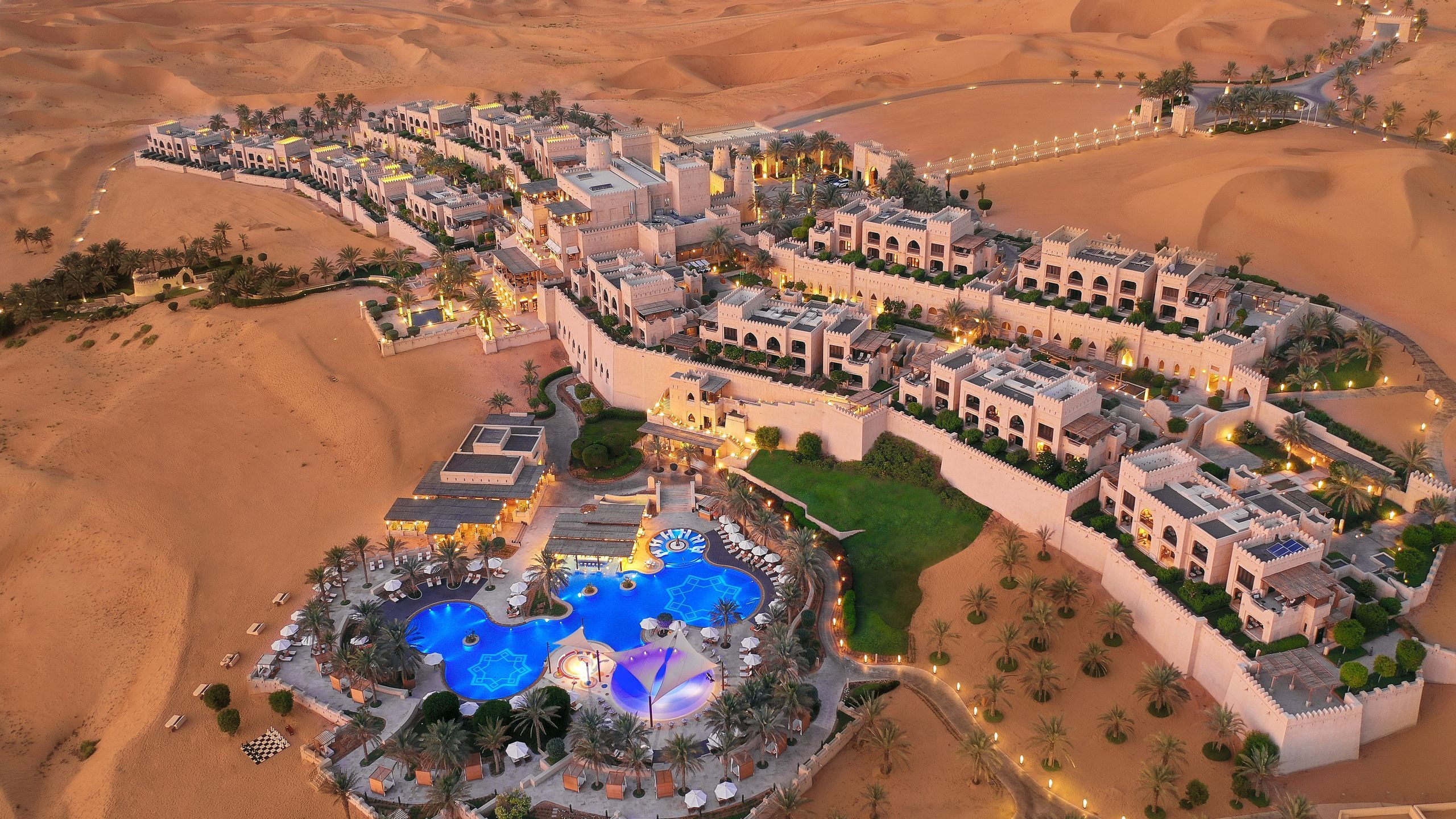 منتجع قصر السراب الصحراوي، أبو ظبي Qasr Al Sarab Desert Resort، الإمارات العربية المتحدة