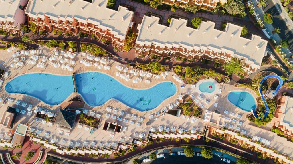 منتجع لاند مار كوستا لوس جيجانتي (LANDMAR Costa Los Gigantes)