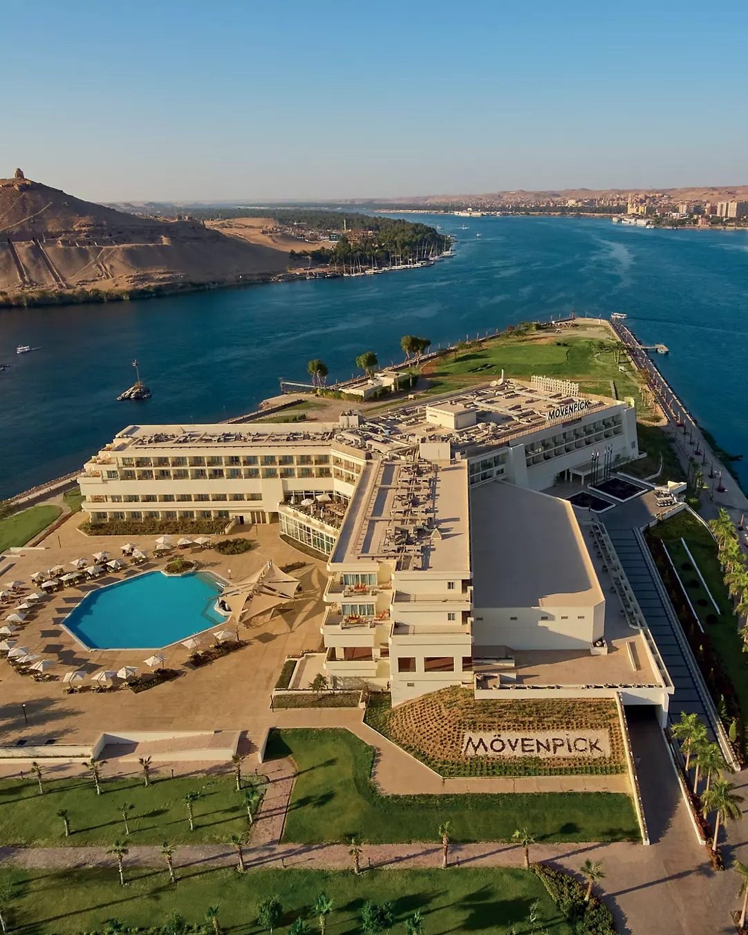 منتجع موفنبيك أسوان
