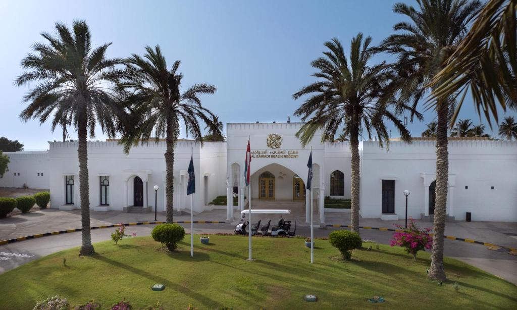 منتجع وسبا شاطئ السوادي