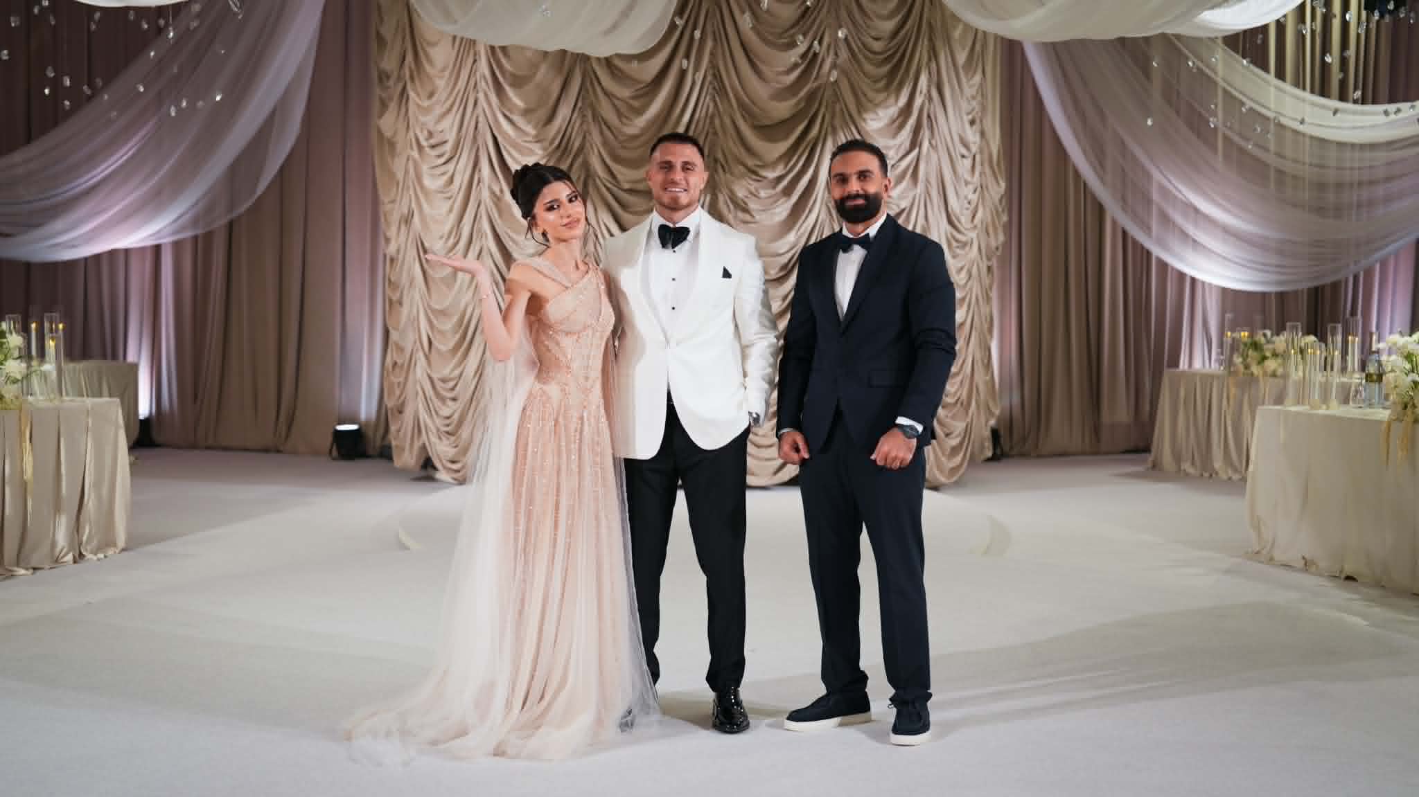 منظم الحفل محمد قنارة  مع سيدرا ورامي حمدان