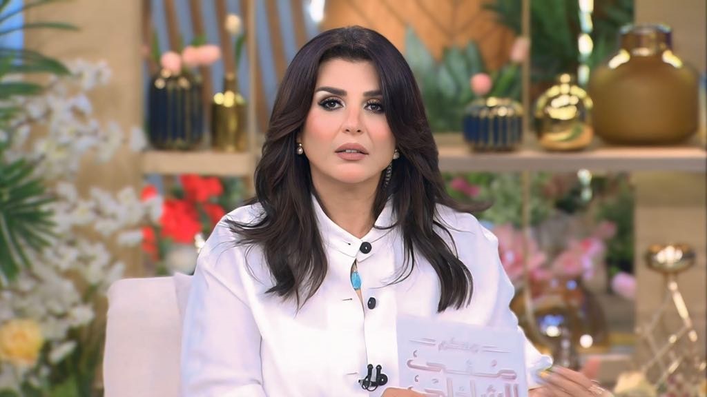 رد فعل برنامج "معكم" بعد اكتشاف نسب اللوحات لرسامين أجانب