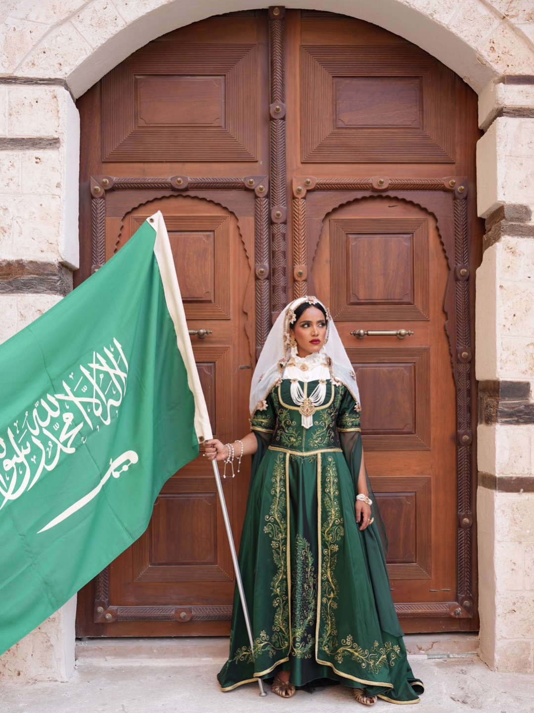 مها الغزال تحتفل باليوم الوطني