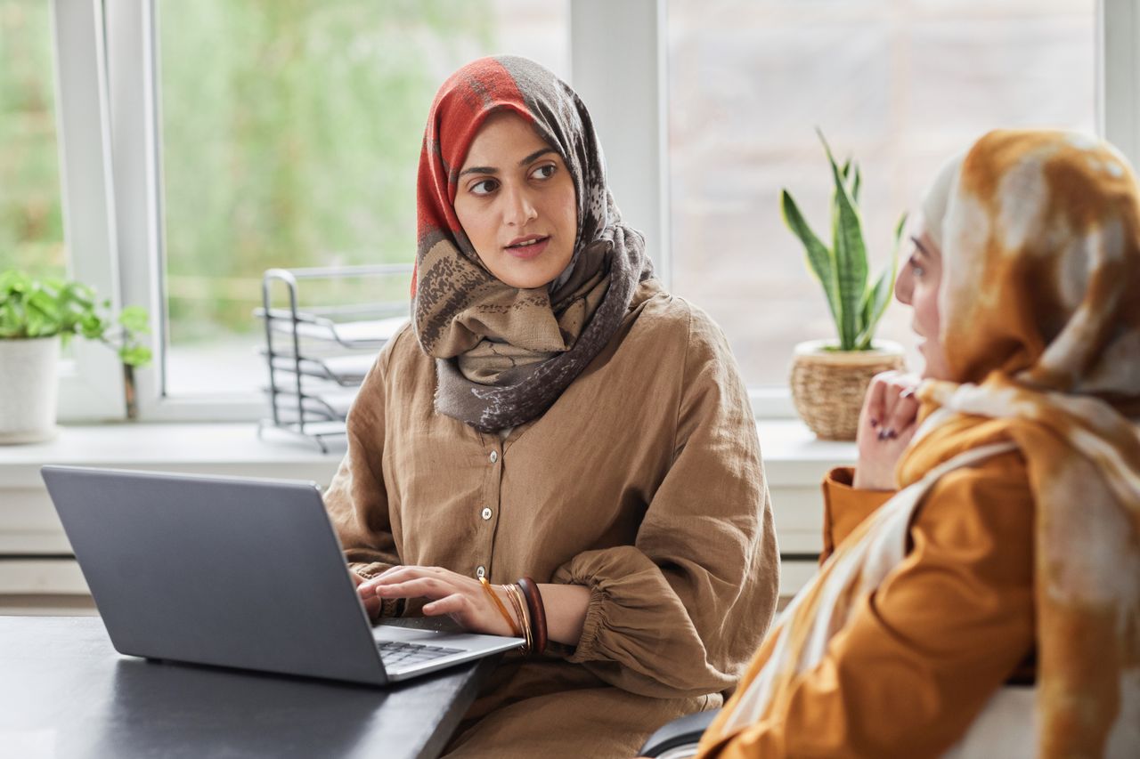 مهارة المرونة والتكيف أحد المهارات الفعالة للمرأة السعودية للبقاء في عالم متغير