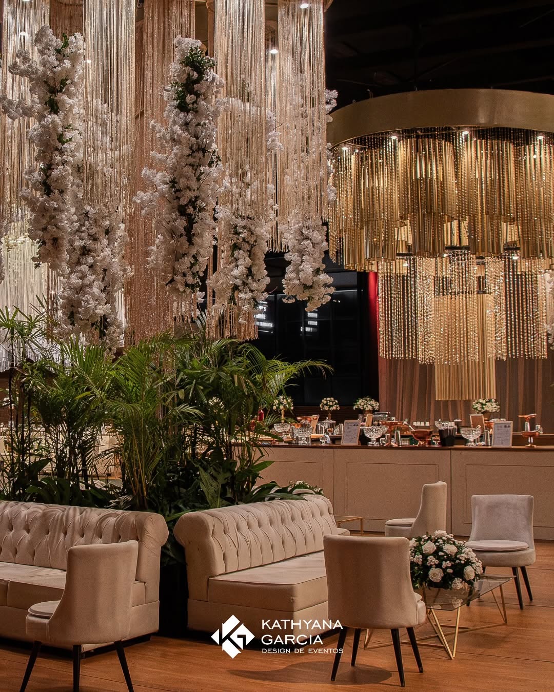 موجات من الإضاءة- الصورة من صفحة KATHYANA GARCIA