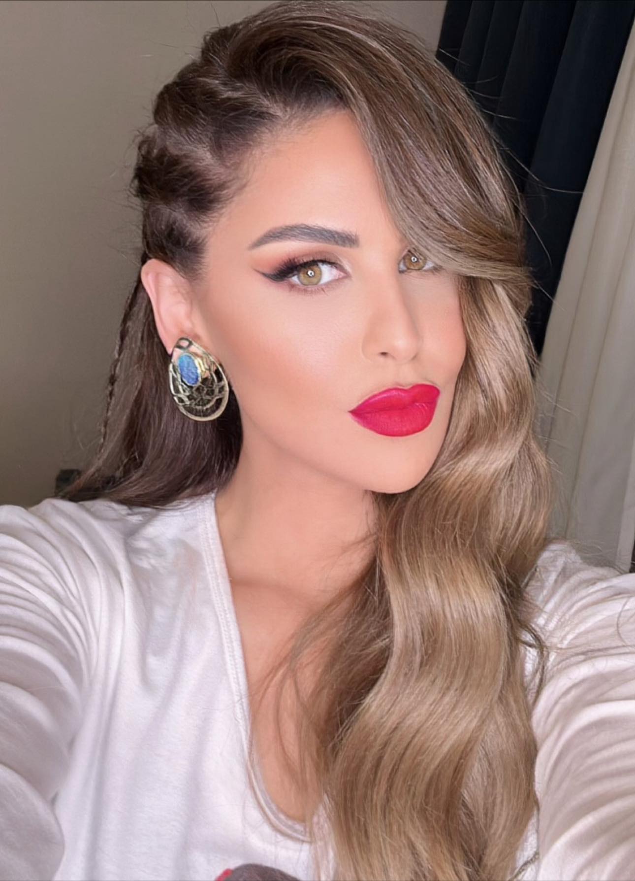 مي سليم بمجوهرات خاطفة للأنظار