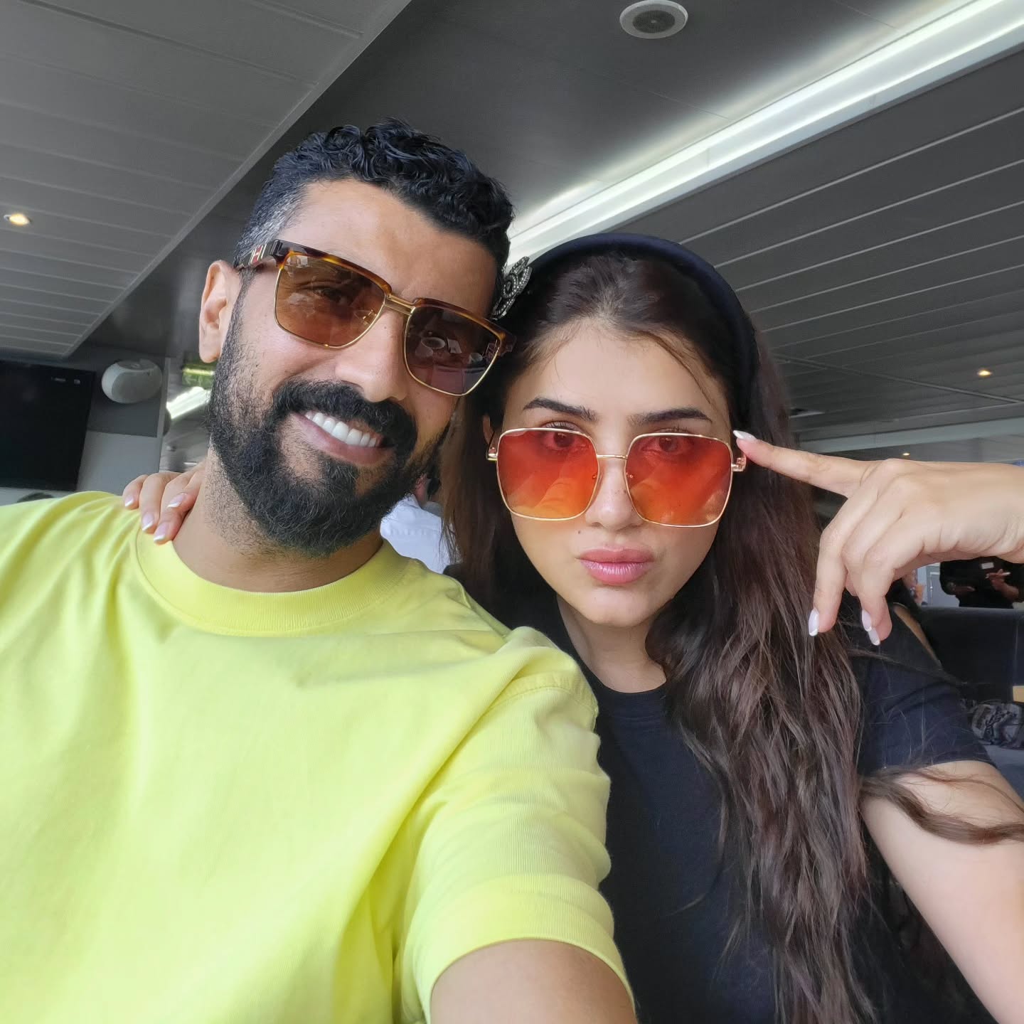 مي عمر ومحمد سامي تزوجا منذ 15 عامًا بعد قصة حب كبيرة