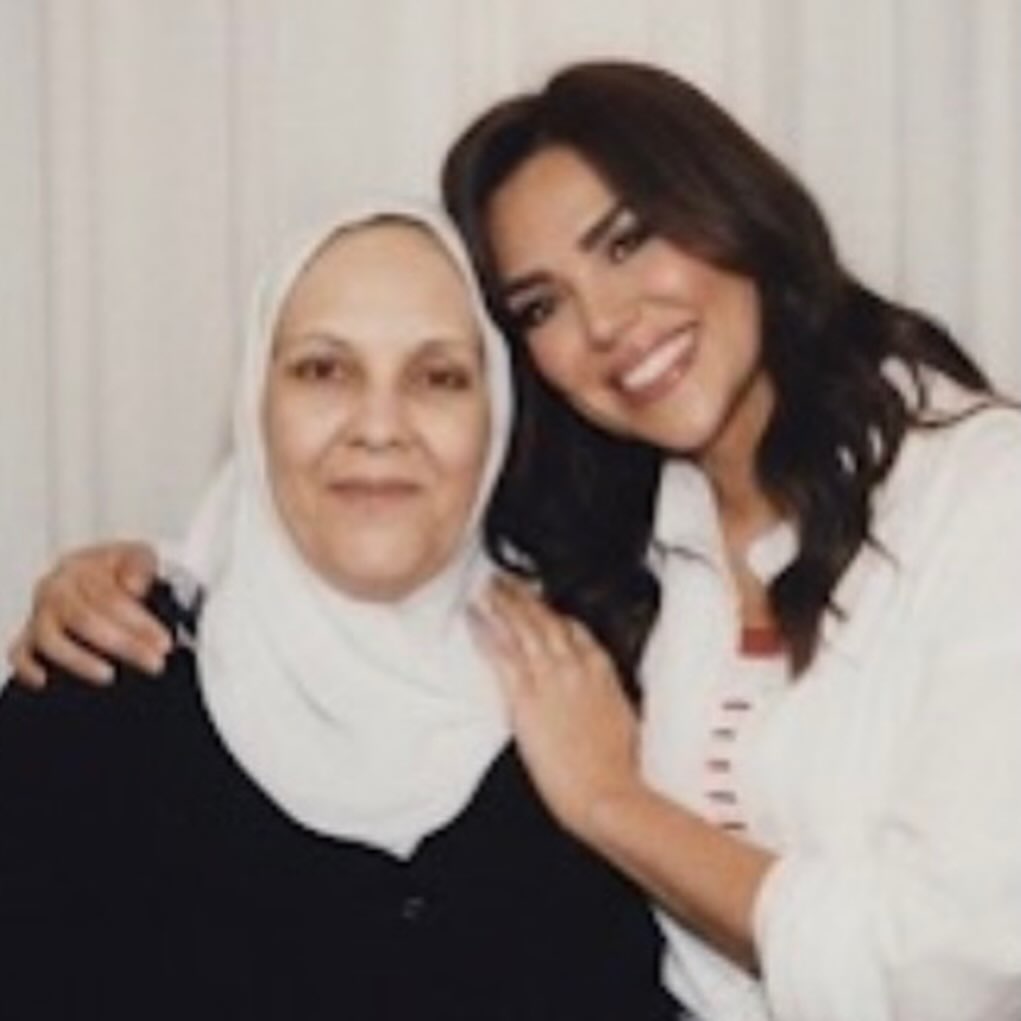 مي فاروق تذكر والديها الراحلين
