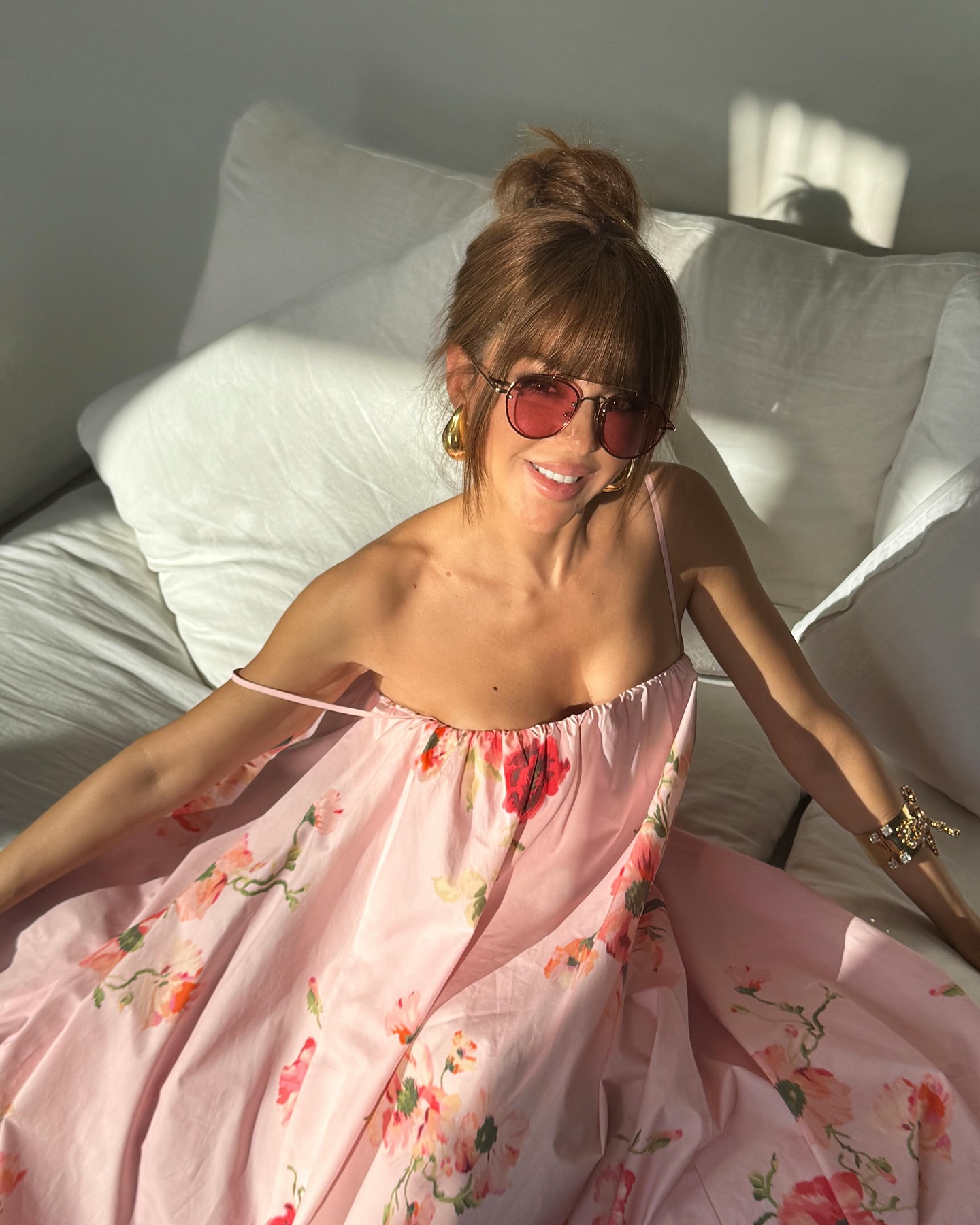ميريام فارس بتصاميم مجوهرات بارزة من الذهب الأصفر