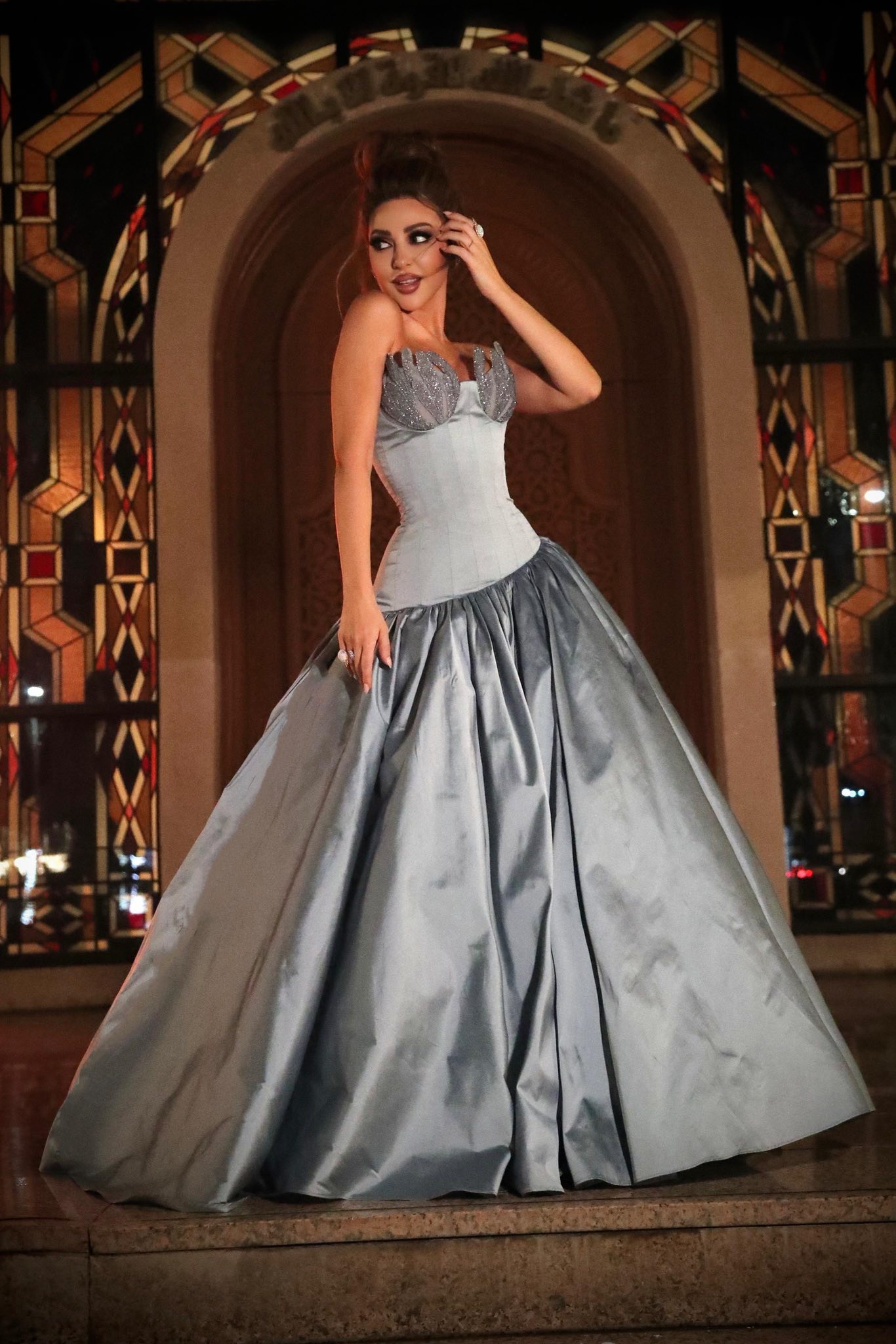 ميريام فارس تتصدر الترند برقصات استعراضية ومجوهراتها الضخمة تلفت الأنظار