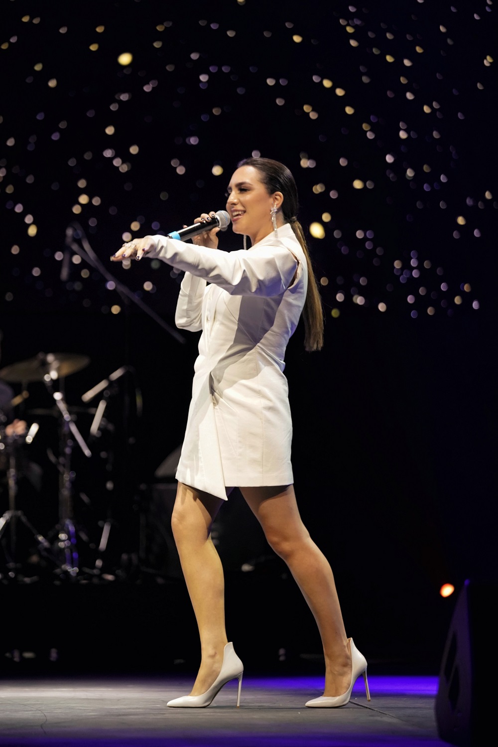 ميسا ترى دورها كجسر حيّ بين الشرق الأوسط والعالم،