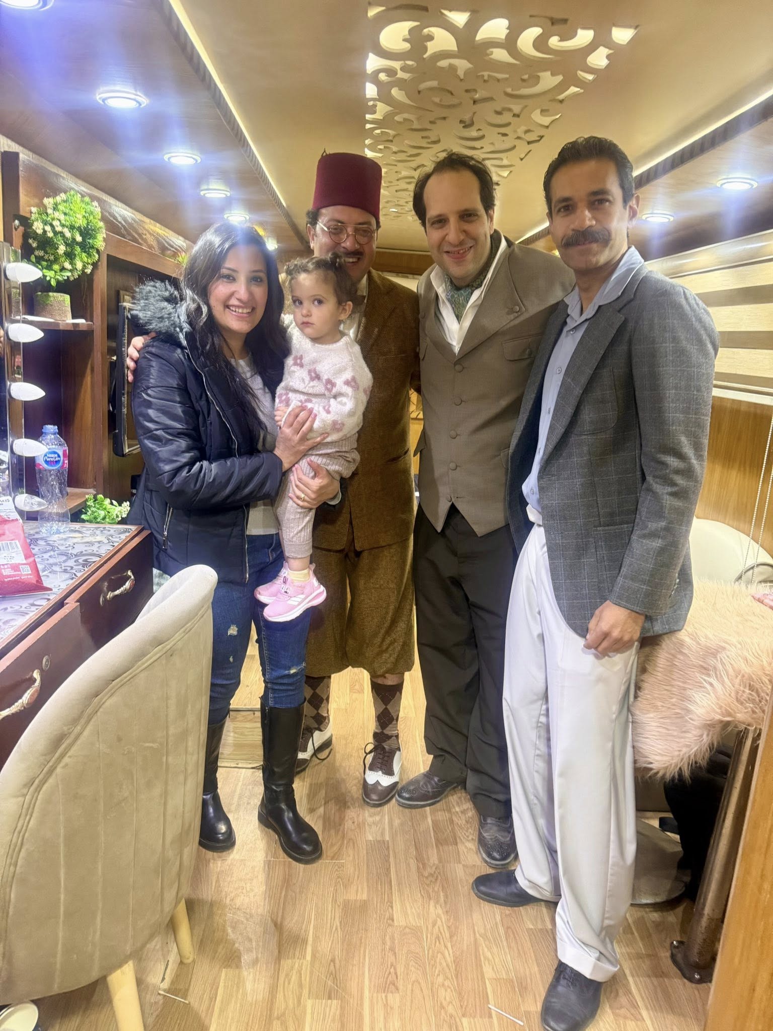 ميشيل وابنته "ميليسيا" في كواليس هي كيميا