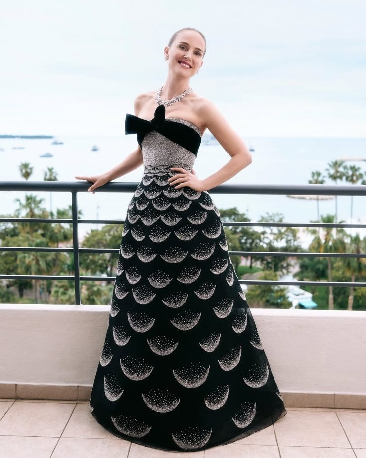ناتالي بورتمان Natalie Portman بتصاميم مجوهرات الذهب الأبيض والأصفر المرصّعة بالألماس