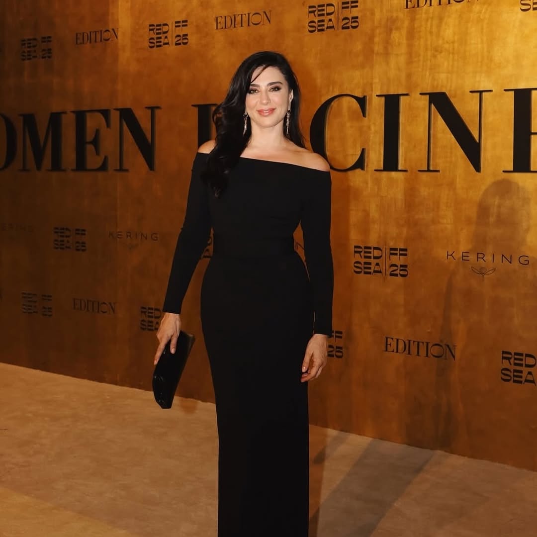  نادين لبكي بالمكياج السموكي المفضّل لها