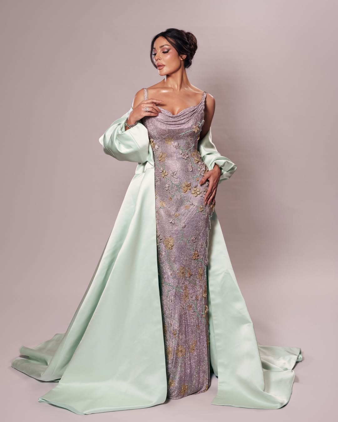 نادين نسيب نجيم بفستان مرصع من تصميم Tamara Ralph