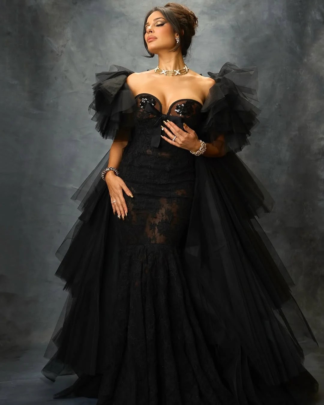 نادين نجيم بفستان دراماتيكي من جيامباتيستا فالي