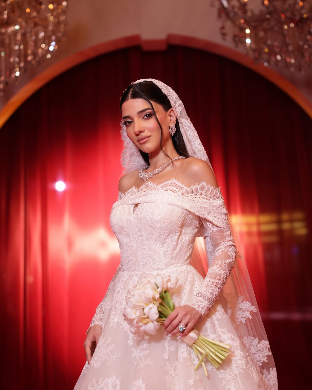 نارين بيوتي خلال حفل زفافها