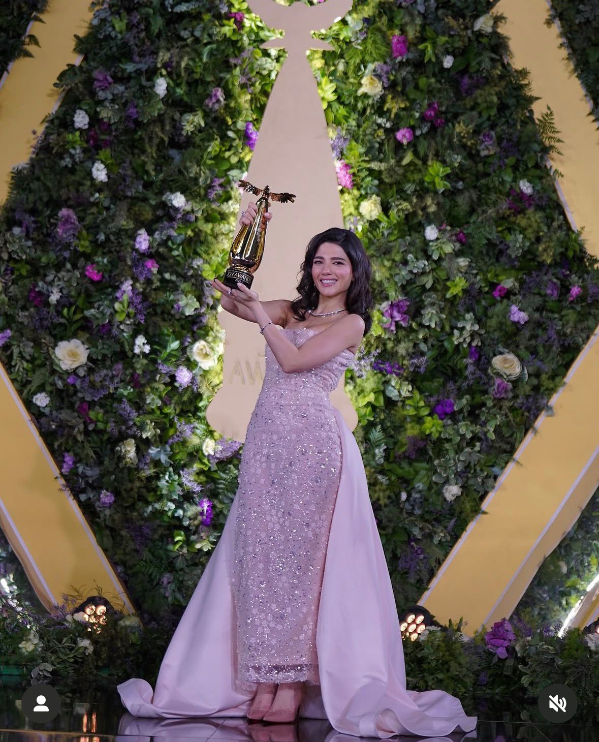 نارين بيوتي من حفل جوي أواردز 2025 