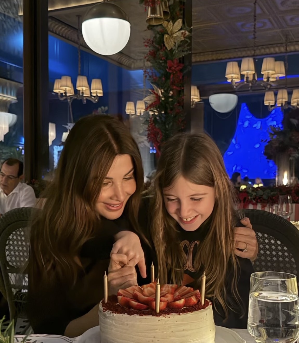 "ليا" تخطف الأنظار في عيد ميلادها