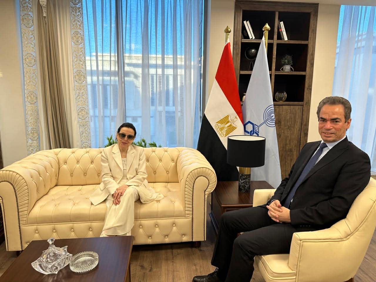 نجاة الصغيرة مع الكاتب أحمد المسلماني في لقاء سابق